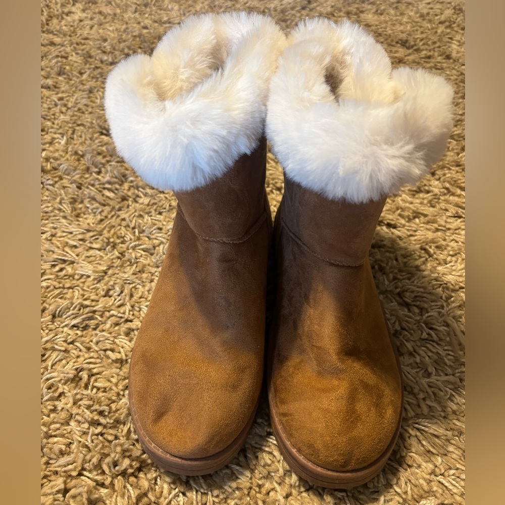 Tan and White Winter Boots with Cozy Fur Trim